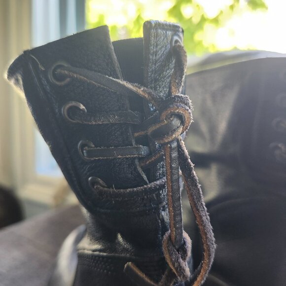 Frye Carmen Lace Up Black Leather Western Booties (Size 7) - Picture 3 of 8